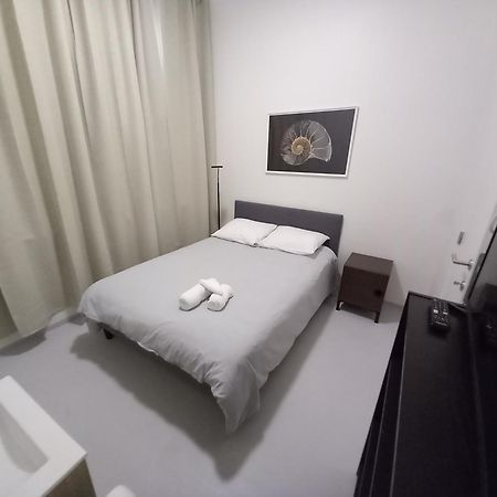 Chez Jean Claude Chambre 2 Personnes Wavre Luaran gambar